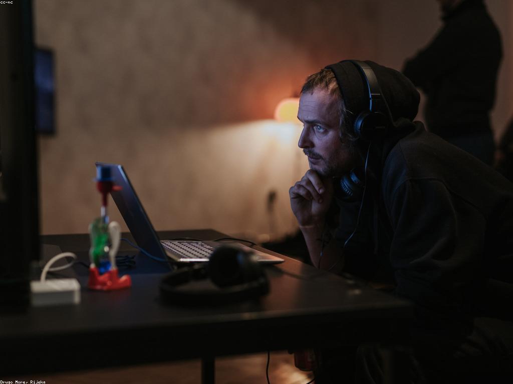 ការបង្កើតហ្គេមស្លុតដោយប្រើប្រាស់បច្ចេកវិទ្យថ្មី