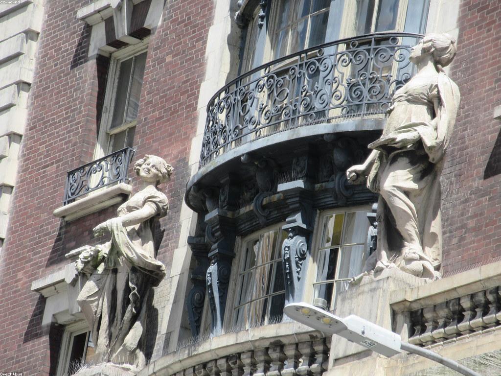 ពិនិត្យស្លុតថ្មី: ការបង្ហាញពីអត្ថប្រយោជន៍នៃស្លុតសម័យថ្មី